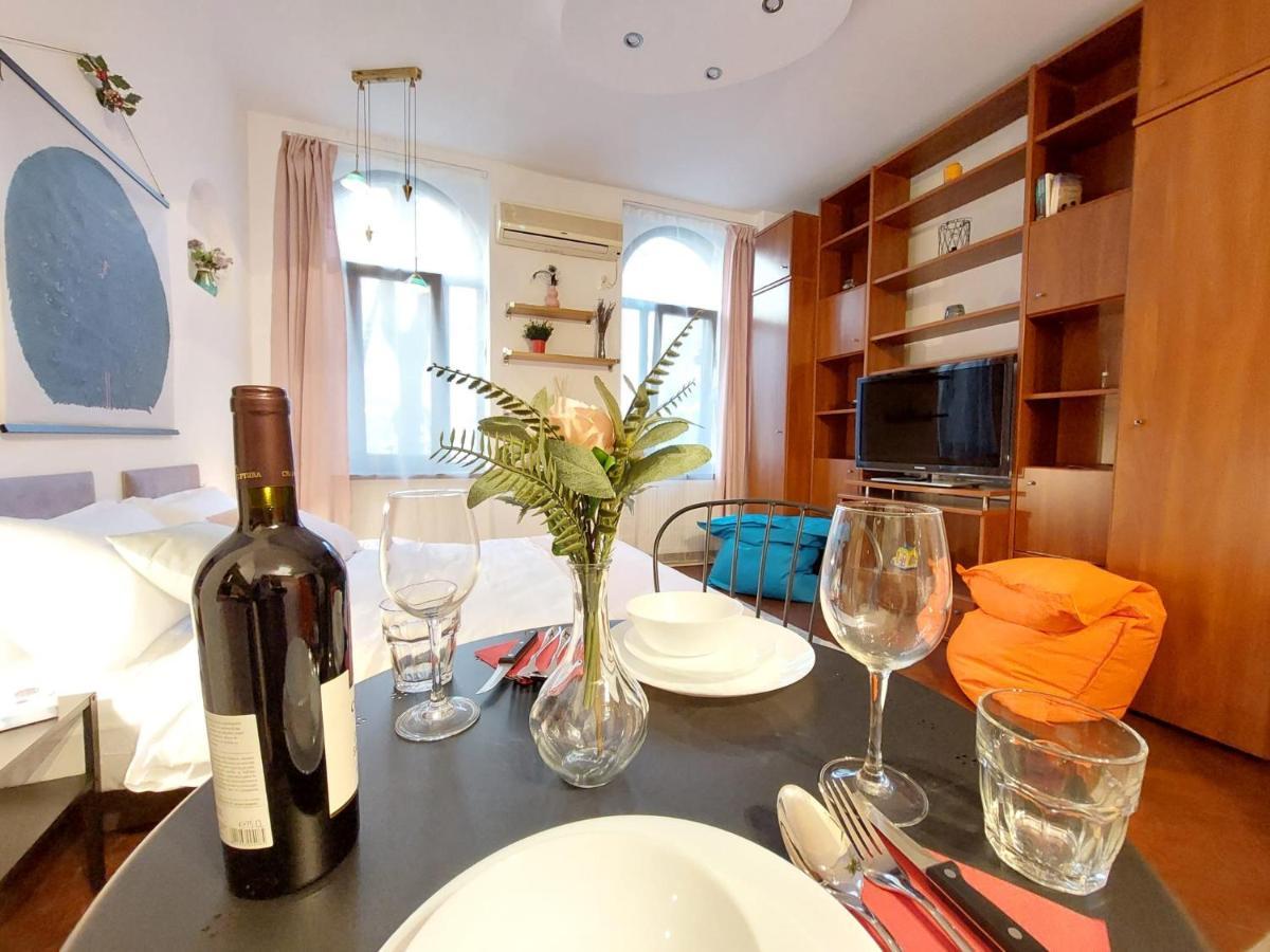 Sweet Dreams Suites Cosy Studio Piata Romana 부쿠레슈티 외부 사진